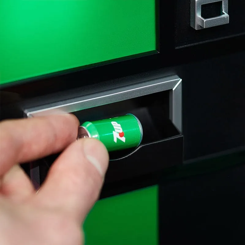 Official Quarter Arcades 7UP USB Hub